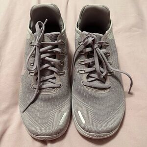 Women’s Size 8 Nike Free Running Shoe in Dusty Lavender